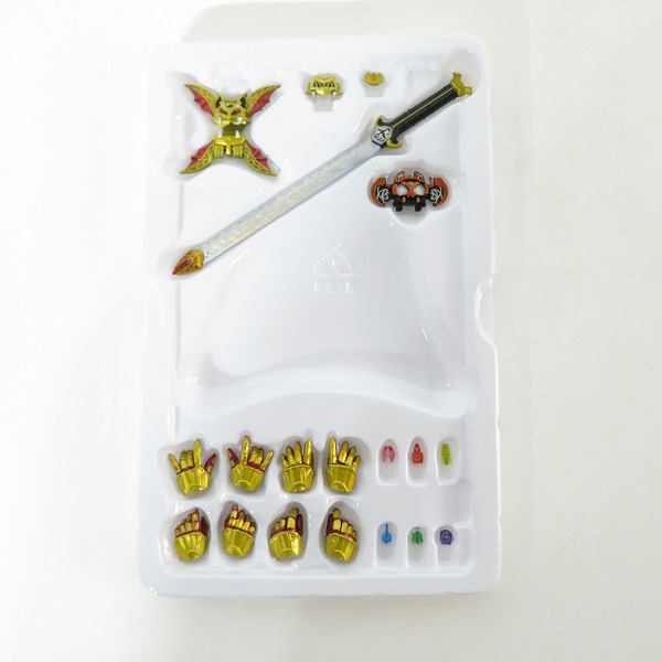 実際に弊社で買取させて頂いたBANDAI/バンダイスピリッツ S.H.Figuarts 真骨彫製法 仮面ライダーキバ エンペラーフォーム フィギュアの画像 7枚目