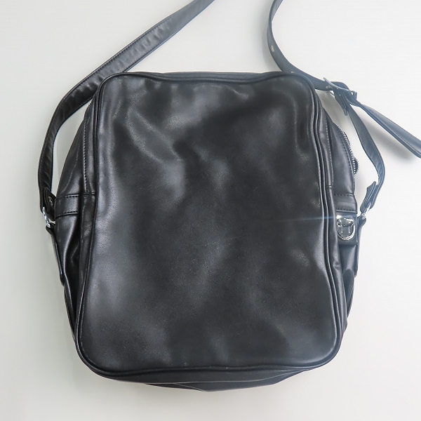 実際に弊社で買取させて頂いたCOMME des GARCONS/コムデギャルソン フェイクレザー/合皮 ショルダーバッグの画像 1枚目