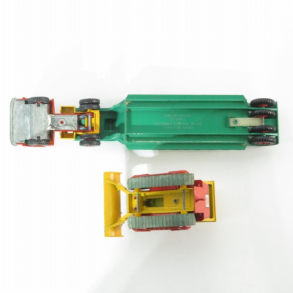 実際に弊社で買取させて頂いたMATCHBOX/マルチボックス K-17 KING SIZE LOW LOADER WITH BULLDOZER/ロードローダー ウィズ ブルドーザー ミニカーの画像 4枚目