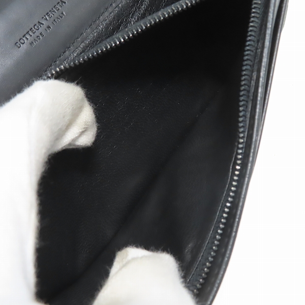 実際に弊社で買取させて頂いたBOTTEGA VENETA/ボッテガヴェネタ イントレチャート ブラック 二つ折り長財布の画像 4枚目
