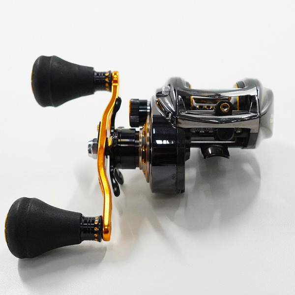 実際に弊社で買取させて頂いたAbuGarcia/アブガルシア REVO BIGSHOOTER COMPACT 8 ビッグシューターコンパクト 右ハンドル ベイトリール 袋/箱付きの画像 3枚目