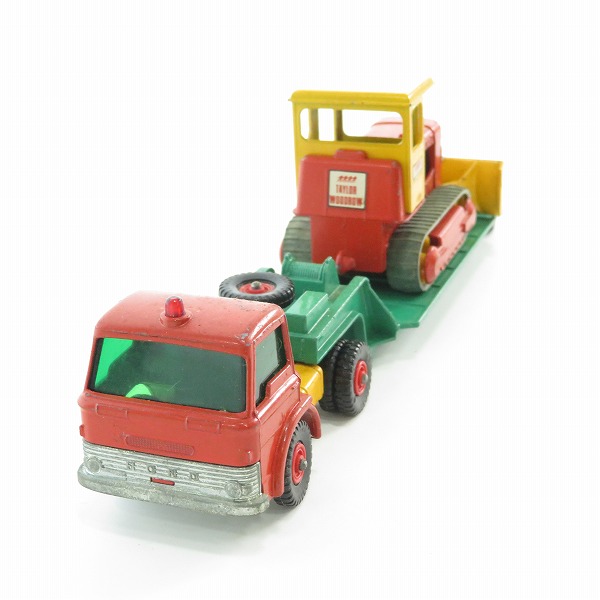 実際に弊社で買取させて頂いたMATCHBOX/マルチボックス K-17 KING SIZE LOW LOADER WITH BULLDOZER/ロードローダー ウィズ ブルドーザー ミニカーの画像 1枚目