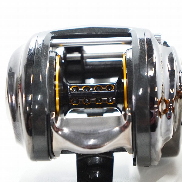 実際に弊社で買取させて頂いたAbuGarcia/アブガルシア REVO BIGSHOOTER COMPACT 8 ビッグシューターコンパクト 右ハンドル ベイトリール 袋/箱付きの画像 6枚目