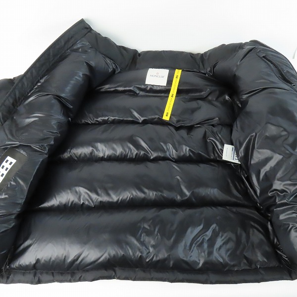 実際に弊社で買取させて頂いた【JPタグ】MONCLER GENIUS×FRAGMENT/モンクレールジーニアス×フラグメント ダウンジャケット I209U1A00001 M3235/3の画像 7枚目