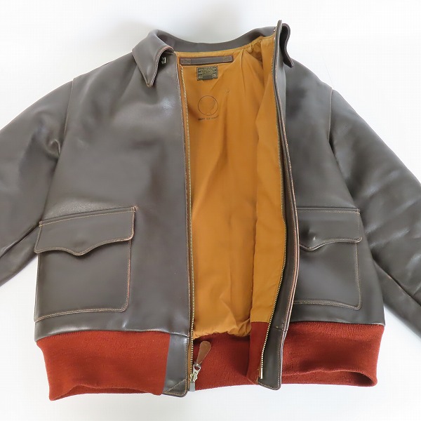実際に弊社で買取させて頂いたBUZZ RICKSON'S/バズリクソンズ A-2 赤リブ 馬革/ホースハイド レザー フライトジャケット M83145/42の画像 6枚目