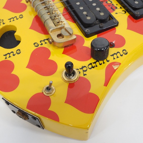 実際に弊社で買取させて頂いた★Burny FERNANDES/バーニー Yellow Heart Jr イエローハートhideモデル アンプ内蔵ミニエレキギターの画像 5枚目