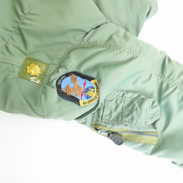 実際に弊社で買取させて頂いたBUZZ RICKSON'S/バズリクソンズ B-15D カスタム フライトジャケット/ミリタリージャケット/ブルゾン M13781 M13782/40の画像 6枚目