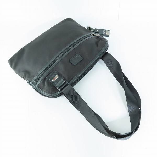 実際に弊社で買取させて頂いたTUMI/トゥミ Alpha Bravo Myer Horizontal Slim ホリゾンタルスリムクロスボディ/ショルダーバッグ 22302DHの画像 3枚目