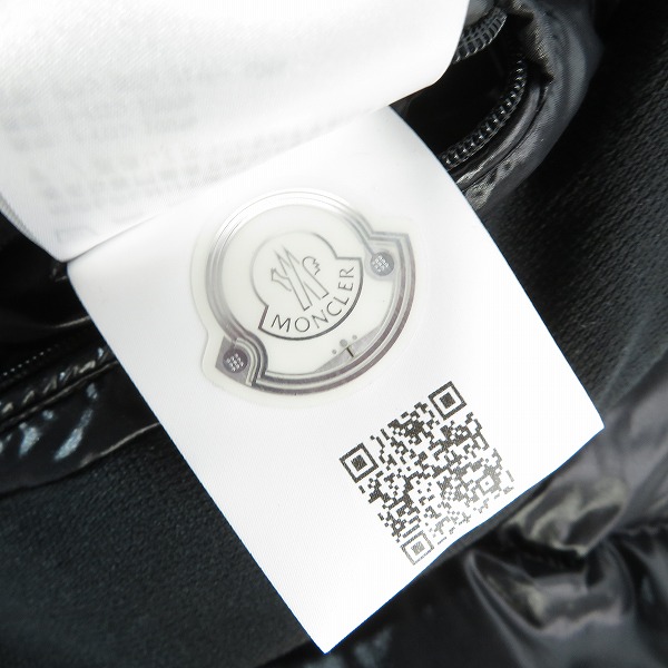 実際に弊社で買取させて頂いた【JPタグ】MONCLER/モンクレール DOUGNAC ダウンジャケット ブラック G20911A00055-68950/4の画像 5枚目