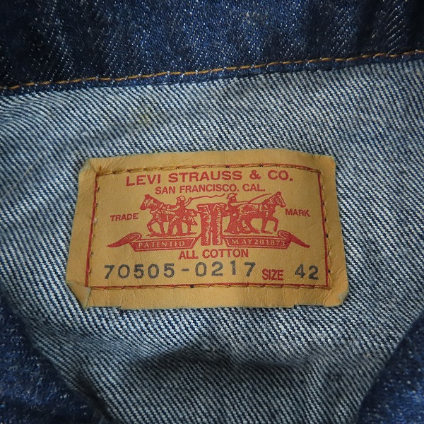 実際に弊社で買取させて頂いた【未使用】LEVI'S/リーバイス 70505-0217 日本製 デニムジャケット/42の画像 2枚目