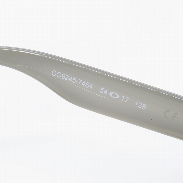 実際に弊社で買取させて頂いたOAKLEY/オークリー FROGSKINS/フロッグスキン サングラス/アイウェア OO9245-7454の画像 5枚目