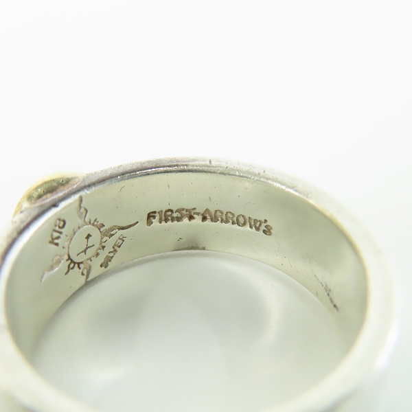 実際に弊社で買取させて頂いたFIRST ARROWS/ファーストアローズ K18プレート付き ロゴ彫刻 リング 18号の画像 7枚目