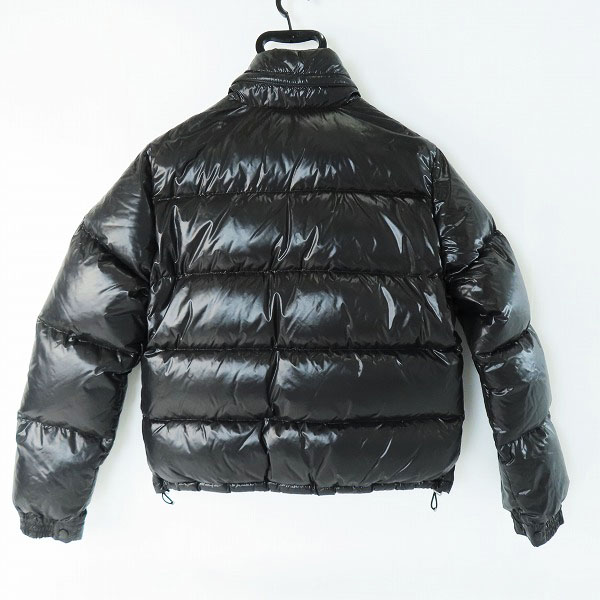 実際に弊社で買取させて頂いたMONCLER/モンクレール EVEREST/エベレスト ダウンジャケット 41310/50/68950/2の画像 1枚目
