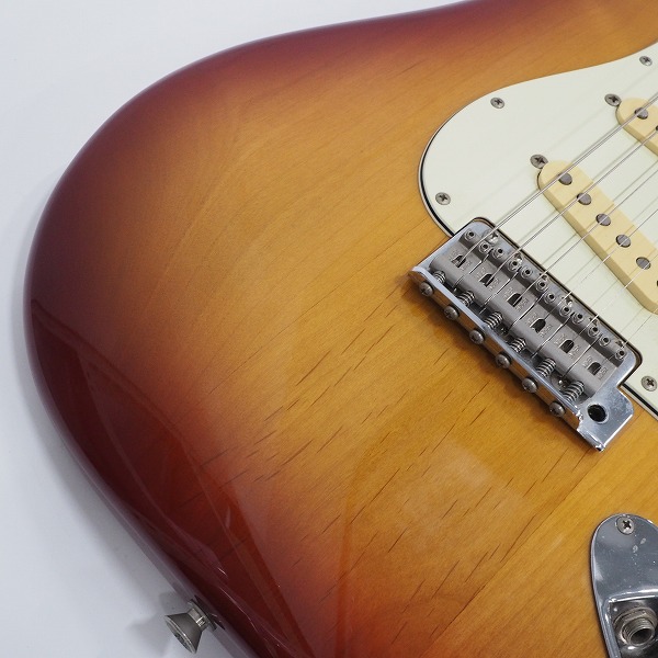 実際に弊社で買取させて頂いた★Fender JAPAN/フェンダージャパン ST62 Stratocaster/ストラトキャスター エレキギター ソフトケース付の画像 5枚目