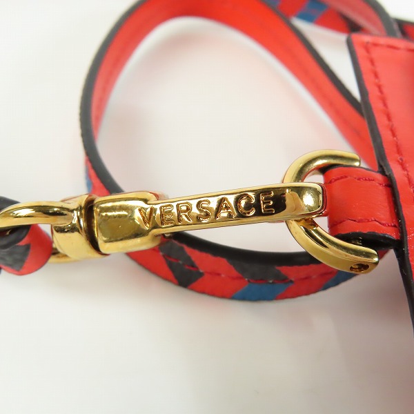 実際に弊社で買取させて頂いたVERSACE/ヴェルサーチ ラ グレカ シグネチャー カードケース/パスケース/ストラップ付 1004249 1A01444の画像 4枚目
