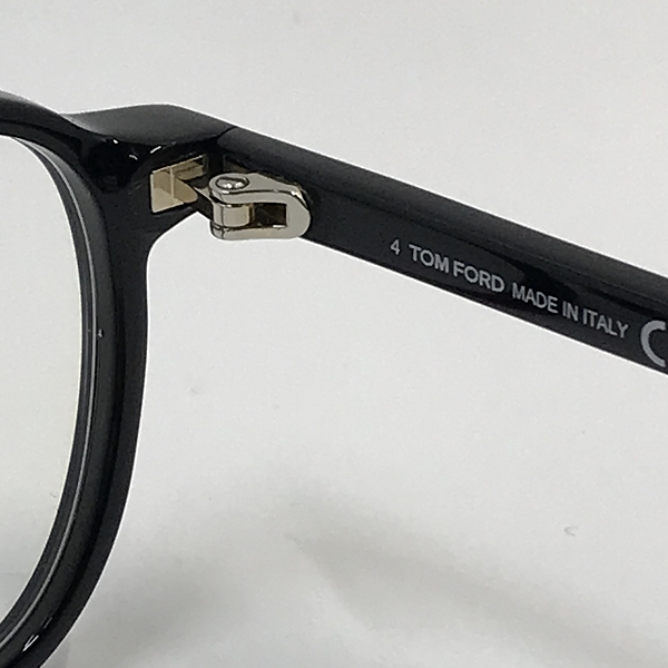 実際に弊社で買取させて頂いたTOM FORD/トムフォード スクエア型 眼鏡/メガネフレーム TF5855-D-B 001の画像 5枚目