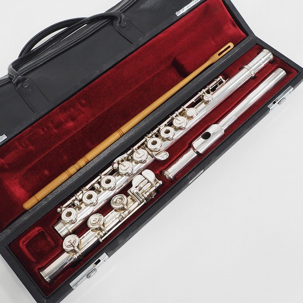 実際に弊社で買取させて頂いたYAMAHA/ヤマハ YFL-581/YFL581 フルート 管体銀製 リングキー H足部管 ハードケース・ケースカバー付