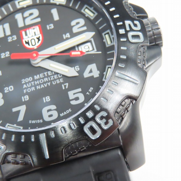実際に弊社で買取させて頂いたLUMINOX/ルミノックス AUTHORIZED FOR NAVY USE ネイビーシールズ クォーツ/腕時計 4220 SERIES の画像 5枚目