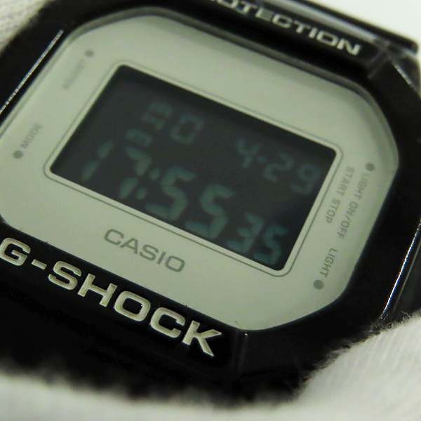 実際に弊社で買取させて頂いたG-SHOCK×MEDICOM TOY/Gショック×メディコム トイ ベアブリック 腕時計 DW-5600MT-1JRの画像 4枚目
