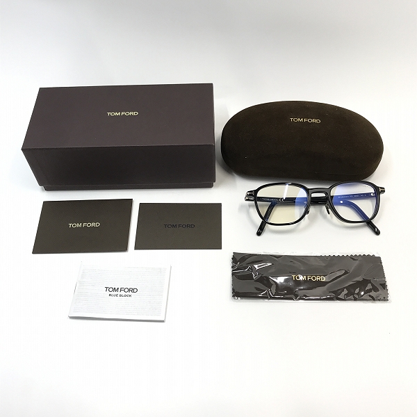 実際に弊社で買取させて頂いたTOM FORD/トムフォード スクエア型 眼鏡/メガネフレーム TF5855-D-B 001の画像 9枚目