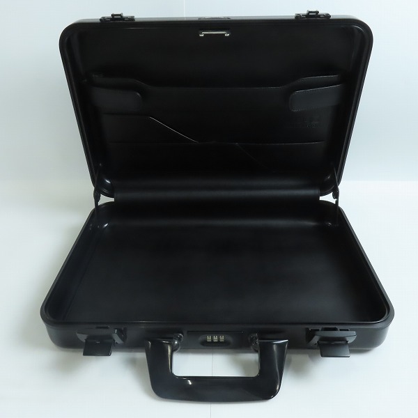 実際に弊社で買取させて頂いたZERO HALLIBURTON/ゼロハリバートン アタッシュケース の画像 4枚目