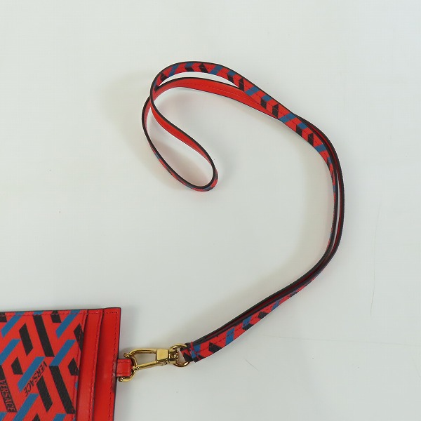 実際に弊社で買取させて頂いたVERSACE/ヴェルサーチ ラ グレカ シグネチャー カードケース/パスケース/ストラップ付 1004249 1A01444の画像 5枚目