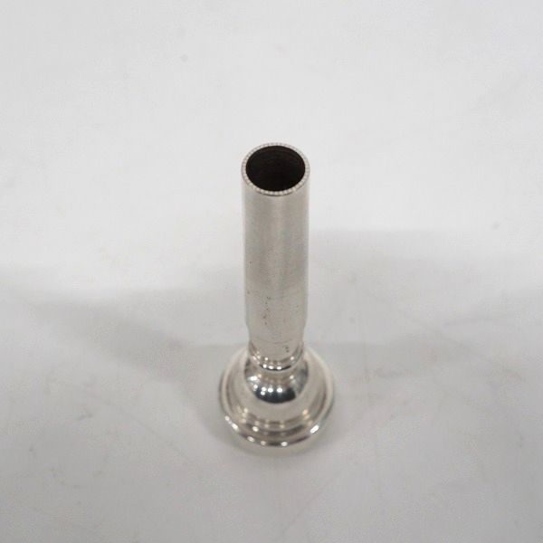 実際に弊社で買取させて頂いたVINCENT BACH/ヴィンセント バック 1-1/2C トランペット用 マウスピース シルバーの画像 4枚目