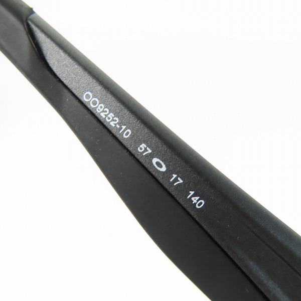 実際に弊社で買取させて頂いたOAKLEY/オークリー フェラーリ コレクション CHAINLINK/チェーンリンク サングラス OO9252-10の画像 7枚目