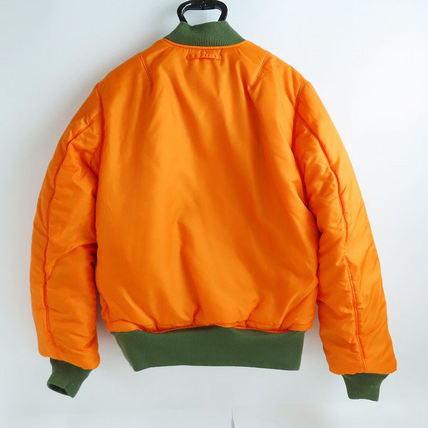 実際に弊社で買取させて頂いたALPHA INDUSTRIES/アルファインダストリーズ リバーシブル TIGHT MA-1/フライトジャケット 20004-403 Lの画像 3枚目