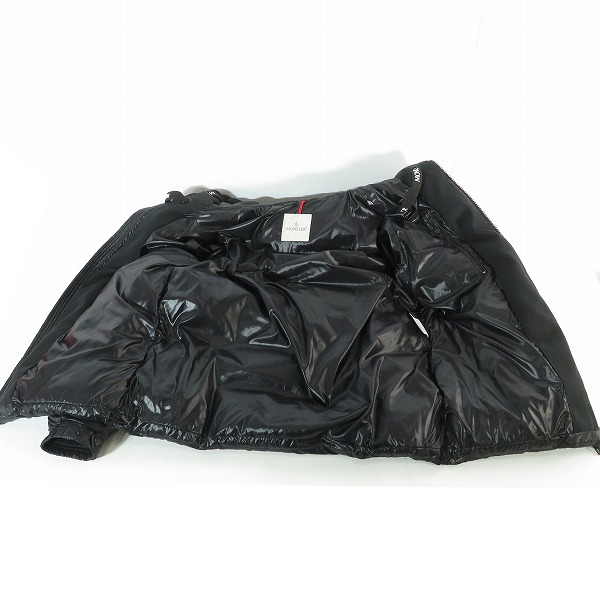 実際に弊社で買取させて頂いた【JPタグ】MONCLER/モンクレール DOUGNAC ダウンジャケット ブラック G20911A00055-68950/4の画像 7枚目