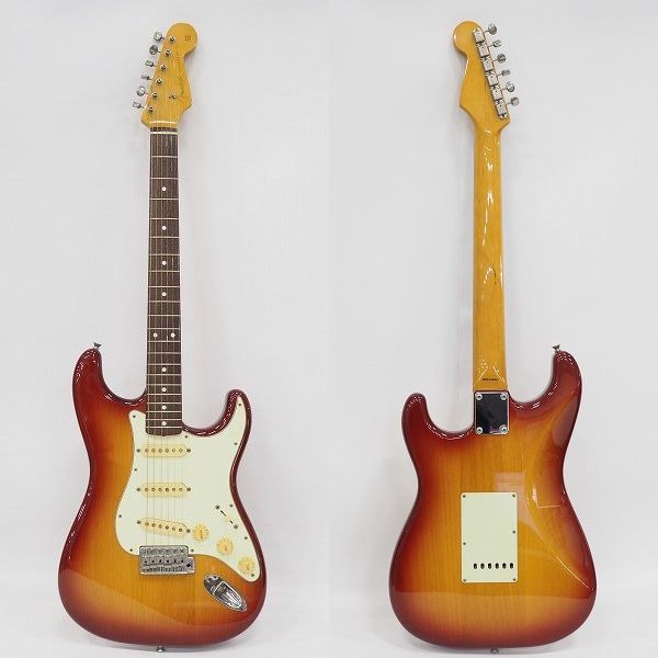 実際に弊社で買取させて頂いた★Fender JAPAN/フェンダージャパン ST62 Stratocaster/ストラトキャスター エレキギター ソフトケース付の画像 1枚目