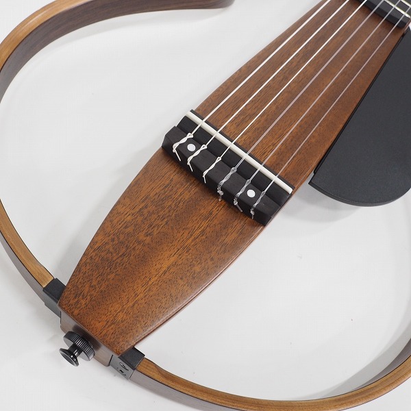 実際に弊社で買取させて頂いた★【美品】YAMAHA/ヤマハ SLG200N NT サイレントギター/ナイロン弦 ACアダプター・専用ギグケース付の画像 4枚目