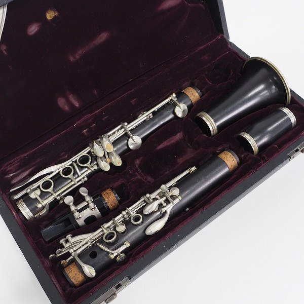 実際に弊社で買取させて頂いた【使用感有り】BUFFET CRAMPON/ビュッフェ・クランポン 型番刻印なし クラリネット ハードケース付
