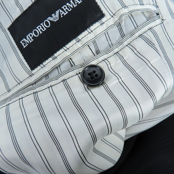 実際に弊社で買取させて頂いた【JPタグ】EMPORIO ARMANI/エンポリオアルマーニ 総柄 1Bテーラードジャケット ブラック/48の画像 7枚目