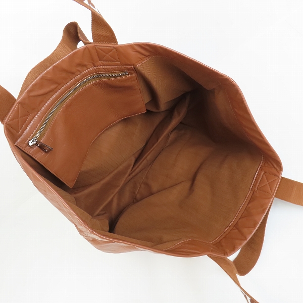 実際に弊社で買取させて頂いたLOEWE/ロエベ フォールドショッパー ロゴ入り ダブルハンドル ペーパー カーフ/レザー トート バッグの画像 3枚目