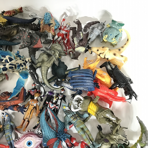 実際に弊社で買取させて頂いた【おまとめ】BANNDAI/バンダイ ウルトラマン/ウルトラセブン/ゼットン/バルタン星人 他 フィギュア/ソフビの画像 2枚目