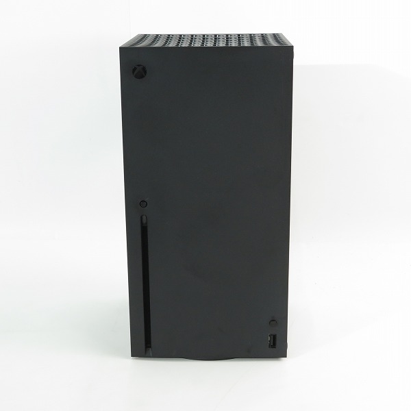 実際に弊社で買取させて頂いたMicrosoft/マイクロソフト Xbox Series X 1TB SSD 本体 Model 1882【簡易動作確認済】の画像 1枚目