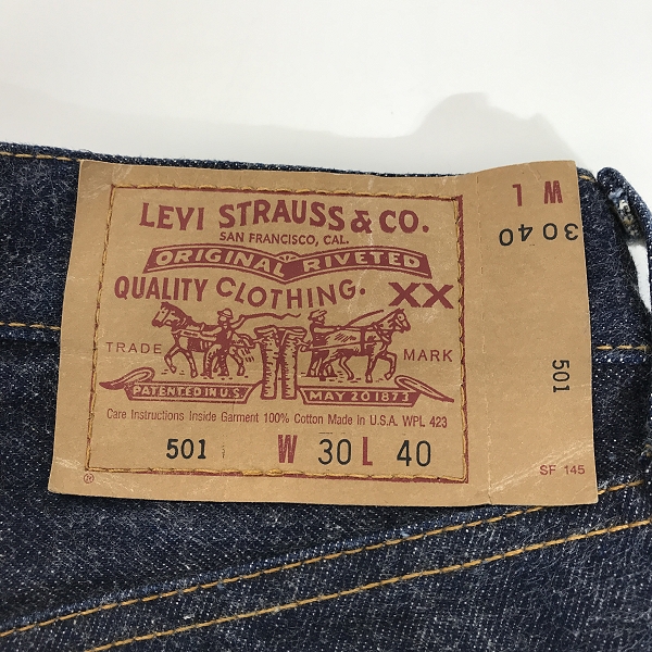 実際に弊社で買取させて頂いたLEVIS/リーバイス 501 刻印555 米国製 BIG E 不均等V ボタンフライ 501-0001/W30L40の画像 2枚目