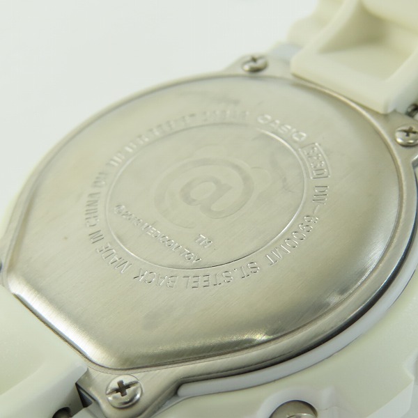 実際に弊社で買取させて頂いたG-SHOCK×メディコムトイ 限定コラボ 30周年記念 BE@RBRICK/ベアブリック ホワイト DW-6900MT-7JRの画像 4枚目