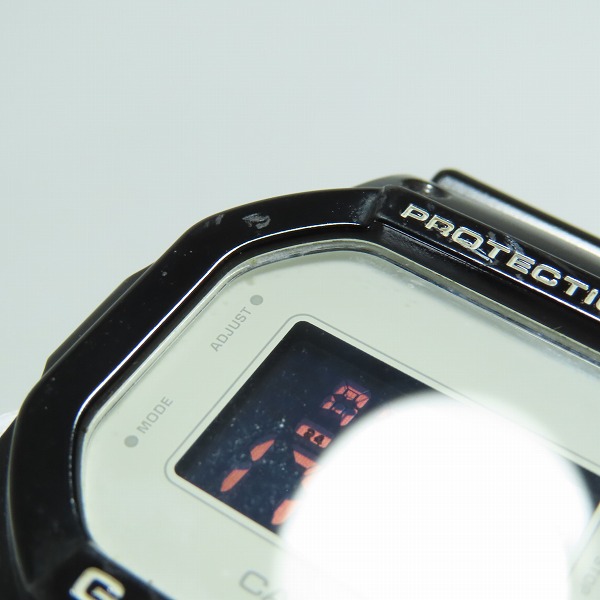 実際に弊社で買取させて頂いたG-SHOCK×MEDICOM TOY/Gショック×メディコム トイ ベアブリック 腕時計 DW-5600MT-1JRの画像 5枚目