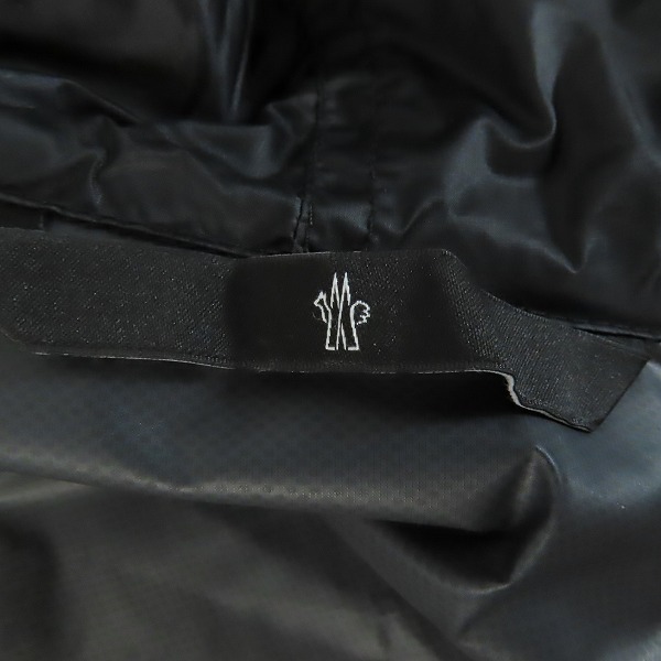 実際に弊社で買取させて頂いた【JPタグ】MONCLER GRENOBLE/モンクレール グルノーブル BLAVY フーデッドジャケット G209J1A00003/00の画像 2枚目