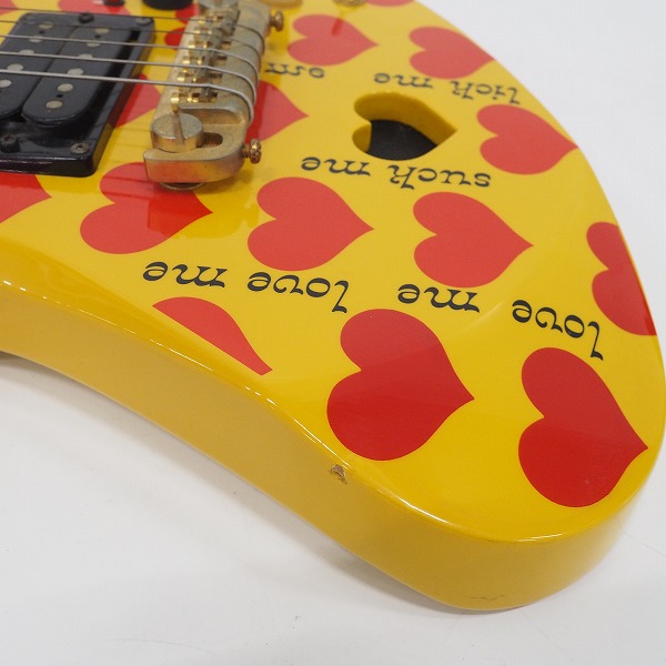 実際に弊社で買取させて頂いた★Burny FERNANDES/バーニー Yellow Heart Jr イエローハートhideモデル アンプ内蔵ミニエレキギターの画像 6枚目