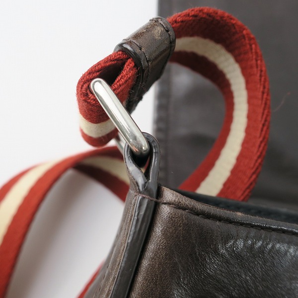 実際に弊社で買取させて頂いたBALLY/バリー ストライプ レザー ショルダー バッグの画像 7枚目