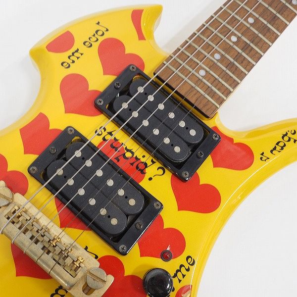 実際に弊社で買取させて頂いた★Burny FERNANDES/バーニー Yellow Heart Jr イエローハートhideモデル アンプ内蔵ミニエレキギターの画像 4枚目
