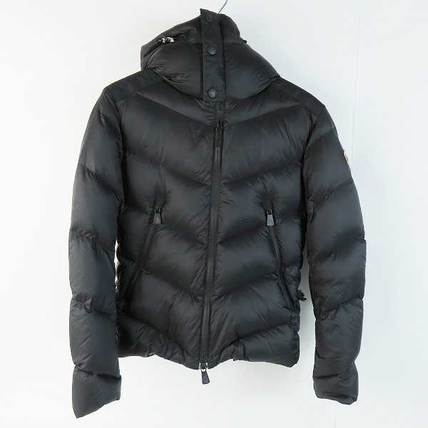 実際に弊社で買取させて頂いた【JPタグ】MONCLER GRENOBLE/モンクレール グルノーブル BECKLER ダウンジャケットA20974186305 53156/0