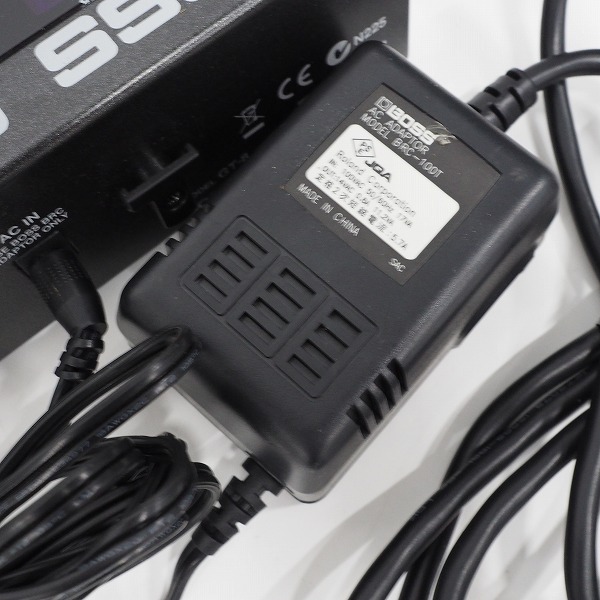 実際に弊社で買取させて頂いた★BOSS/ボス GT-8 GUITAR EFFECTS PROCESSOR ギター用マルチエフェクター エフェクターボード付【動作確認済】の画像 4枚目