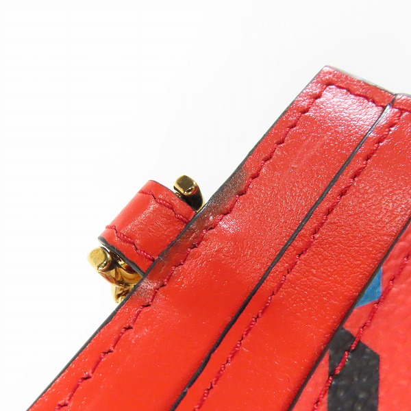 実際に弊社で買取させて頂いたVERSACE/ヴェルサーチ ラ グレカ シグネチャー カードケース/パスケース/ストラップ付 1004249 1A01444の画像 6枚目