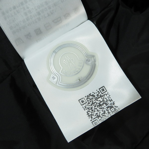 実際に弊社で買取させて頂いた【JPタグ】MONCLER/モンクレール CHARPAL GIUBBOTTO ダウンジャケット E29544990605 54155 10/140cmの画像 5枚目