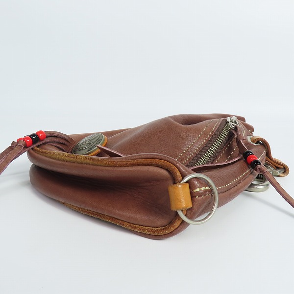 実際に弊社で買取させて頂いたRED MOON/レッドムーン バイカーズ/レザーメディスンバッグ フリンジ/コンチョ付の画像 2枚目