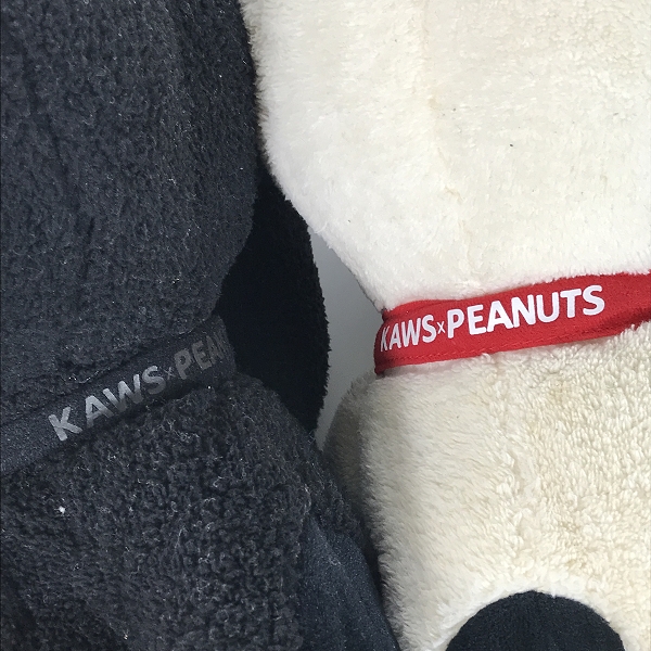 実際に弊社で買取させて頂いたUNIQLO×KAWS×PEANUTS/ユニクロ×カウズ×ピーナッツ スヌーピー ぬいぐるみ 2点セットの画像 5枚目